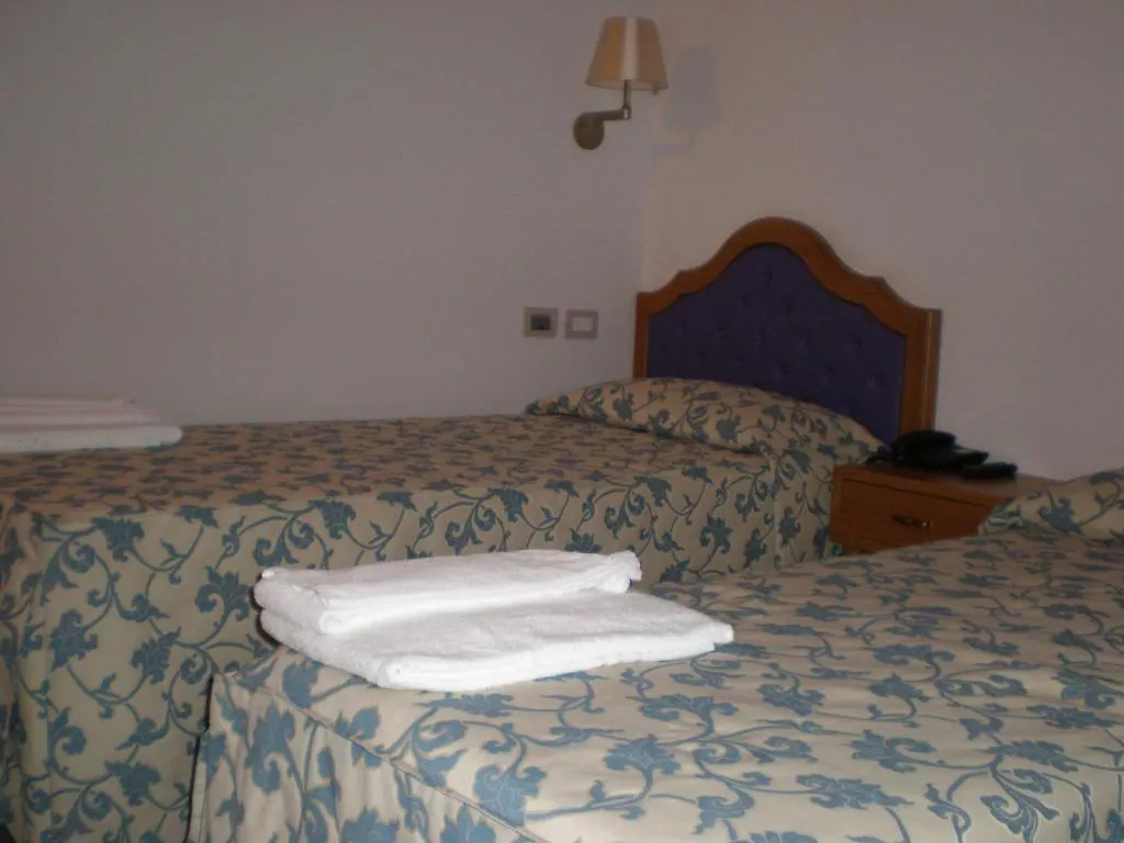 Villa Aretusi Болонья 3*,  Италия