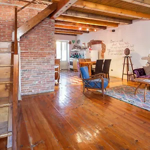 Walls Apartment Verona